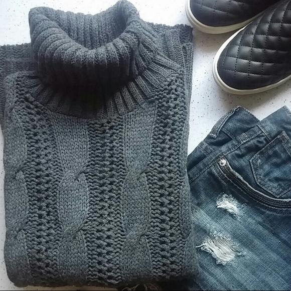 AEO Cold Shoulder Turtleneck Sweater - Picture 4 of 4